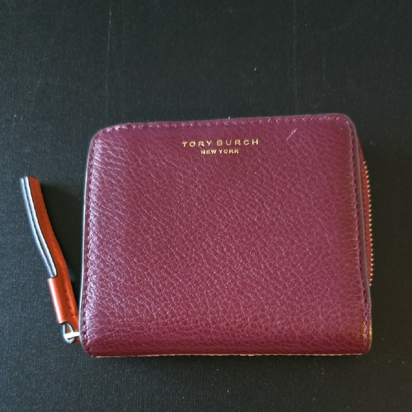 Tory Burch Handbags - Tory Burch Plum Leather Wallet